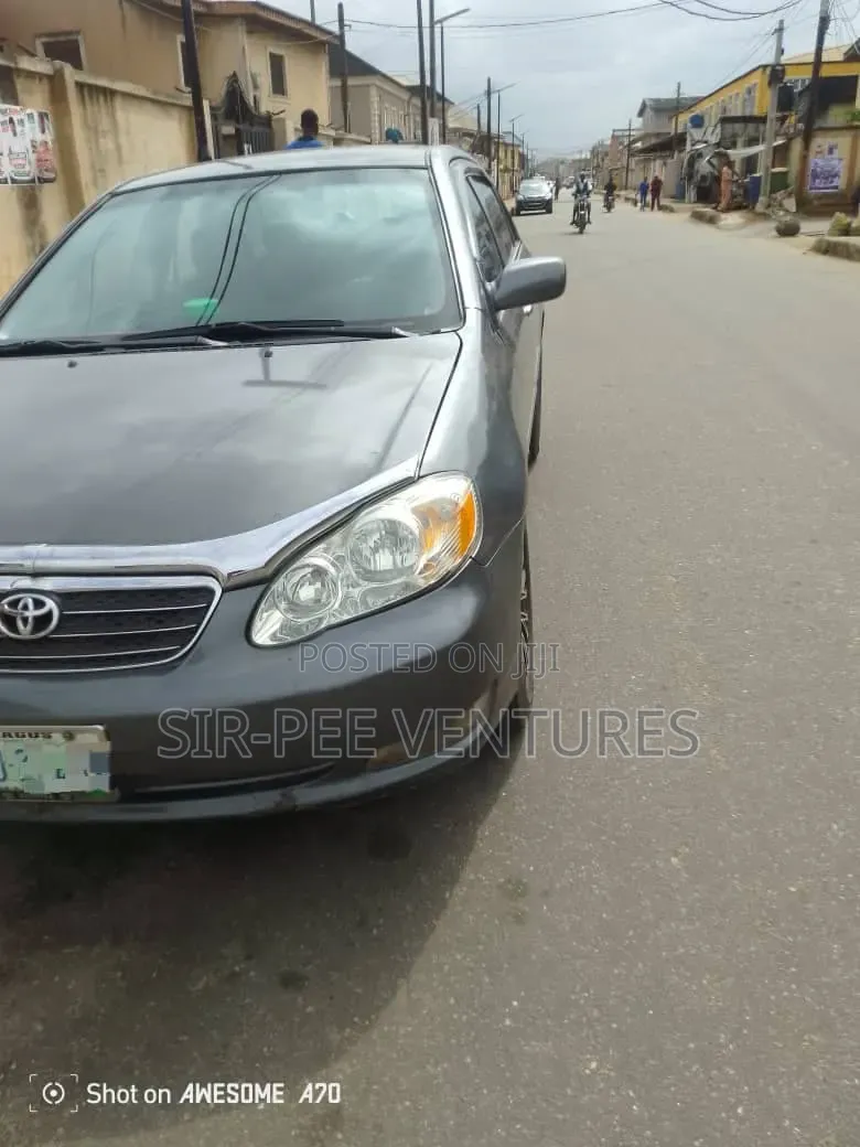 Toyota Corolla LE 2004 Gray