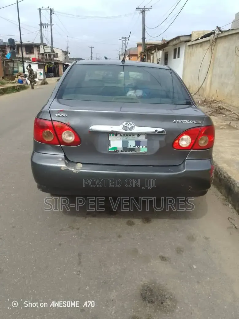 Toyota Corolla LE 2004 Gray
