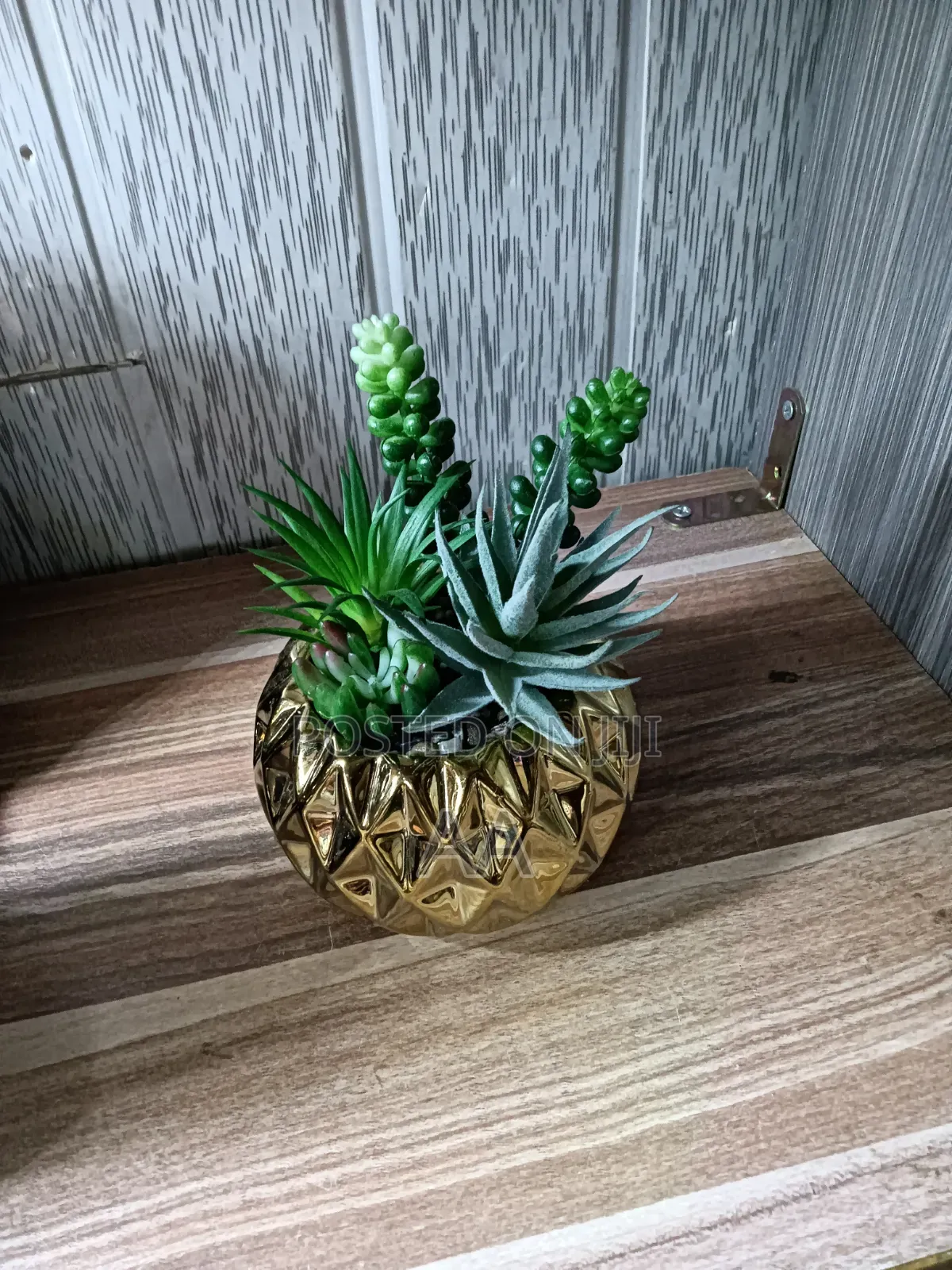 Golden Vase Flower