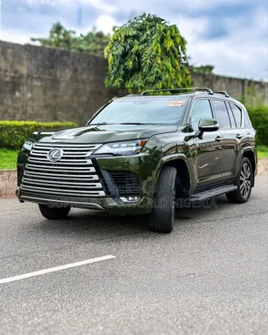 Lexus LX 600 2022 Green