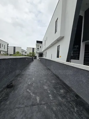 5bdrm Duplex in Sangotedo for sale