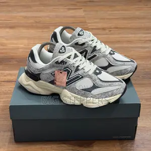 New Balance 9060 Ash/Cream Sneakers