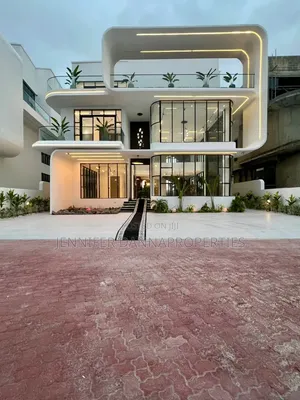 5bdrm Mansion in Osapa london for sale