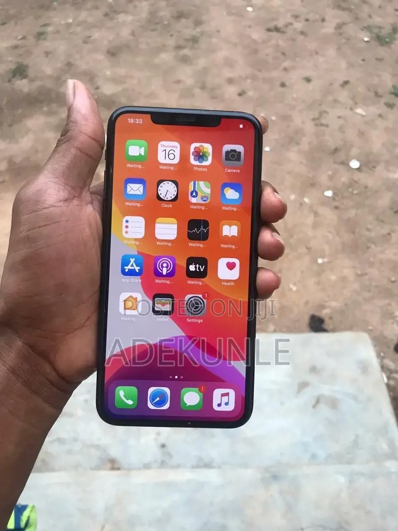 Apple iPhone 11 64 GB Black