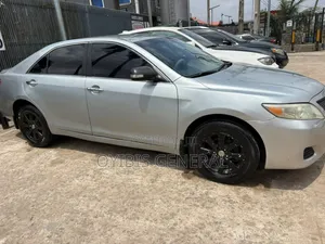 Toyota Camry LE 4dr Sedan (2.5L 4cyl 6AM) 2010 Silver