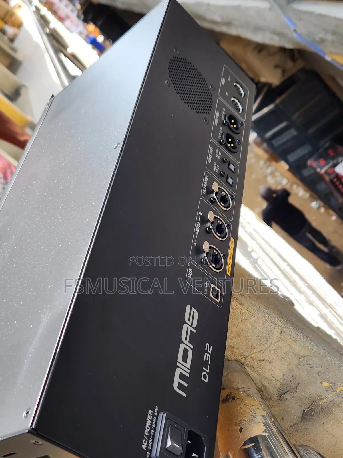 Midas DL32 Stagebox 32 Input and 16 Output