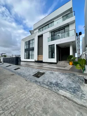 5bdrm Duplex in Chevron for sale