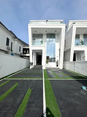 5bdrm Duplex in Ologolo for sale