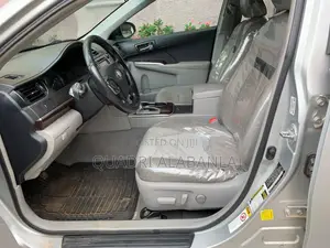 Toyota Camry XLE 4dr Sedan (2.5L 4cyl 6A) 2013 Silver