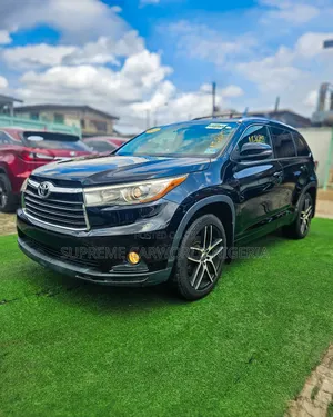 Toyota Highlander Limited Platinum 4dr SUV AWD (3.5L 6cyl 6A) 2015