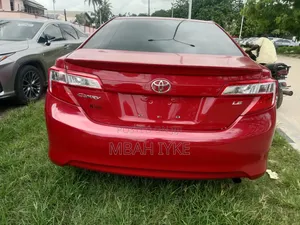 Toyota Camry LE 4dr Sedan (2.5L 4cyl 6A) 2014 Red