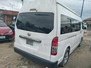 Toyota HiAce 2012 White