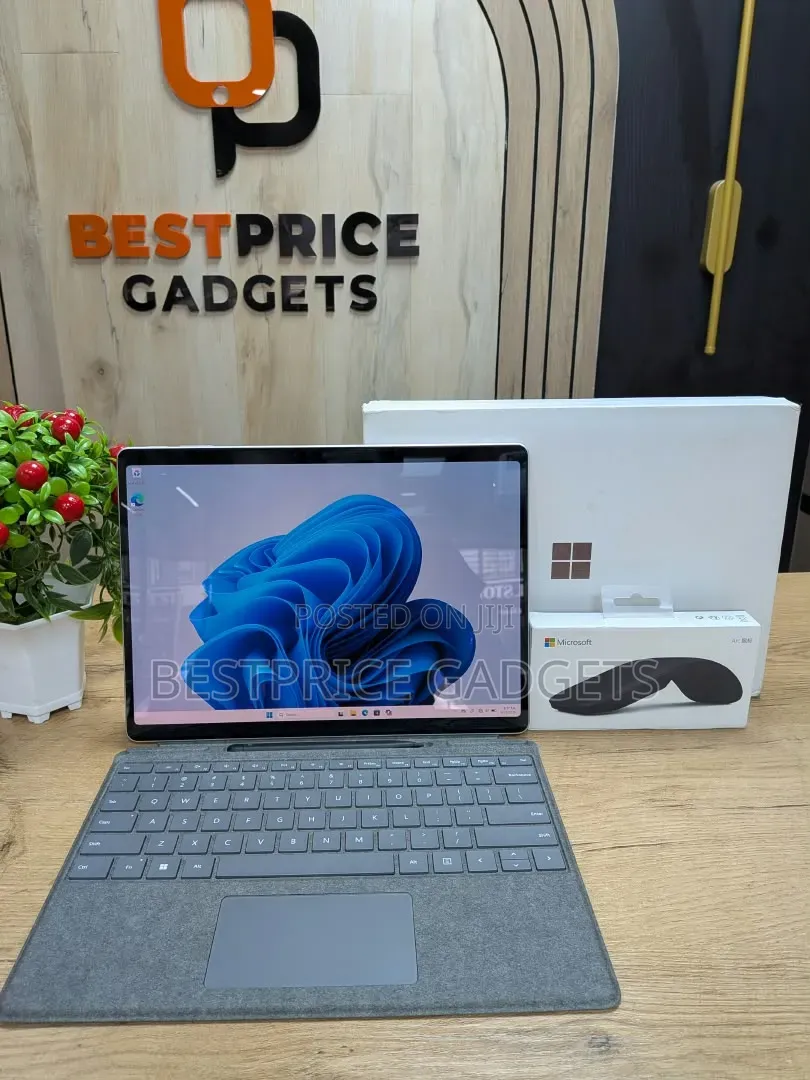Laptop Microsoft Surface Pro 11th Edition, a Copilot+ PC 16GB SSD 1T
