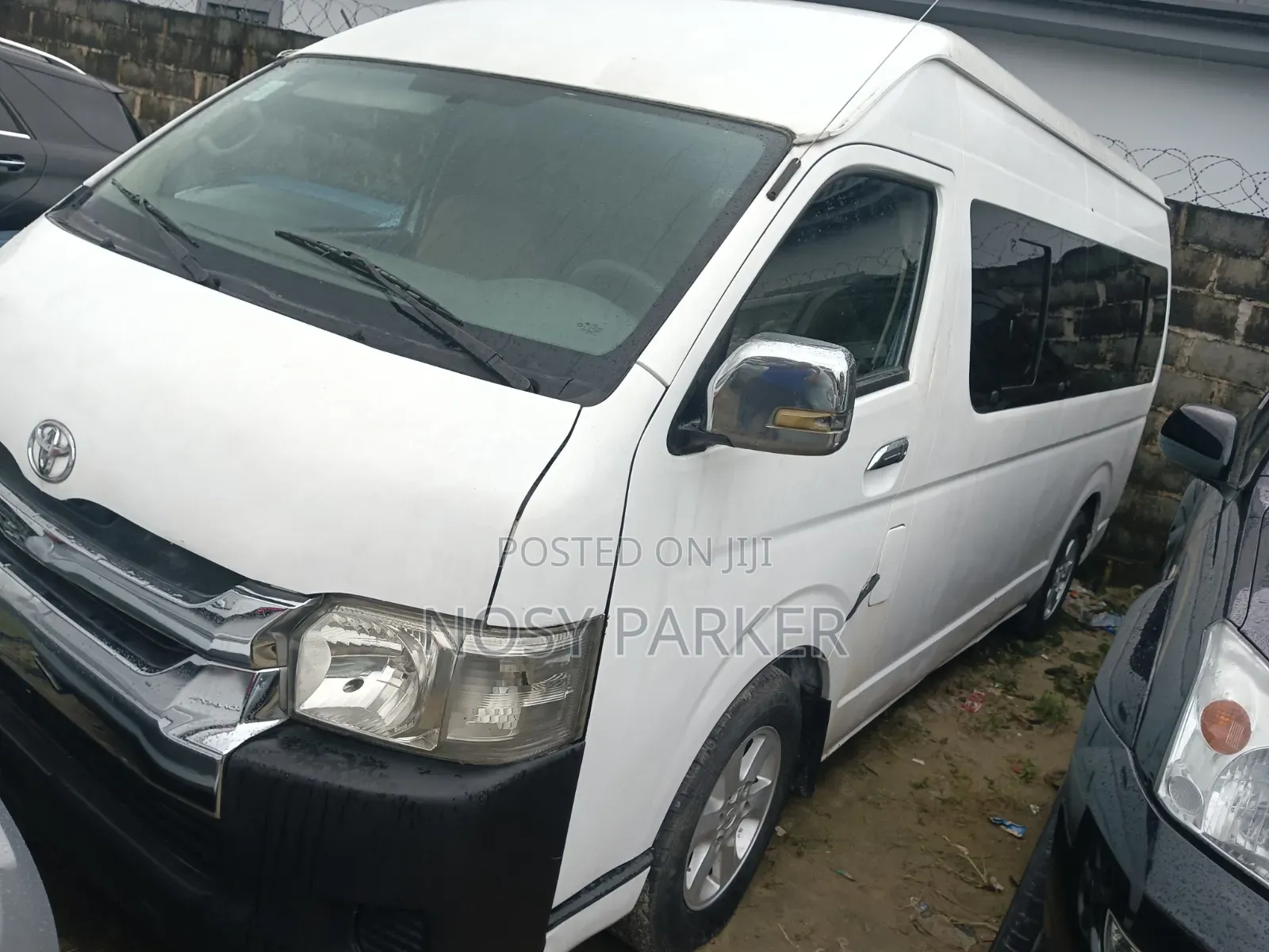 Toyota HiAce 2012 White