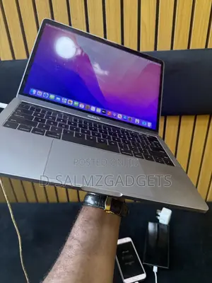 Laptop Apple MacBook Pro 2017 8GB Intel Core i5 SSD 256GB