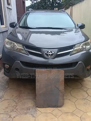Toyota RAV4 LE 4dr SUV (2.5L 4cyl 6A) 2014 Gray