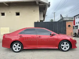 Toyota Camry SE 4dr Sedan (2.5L 4cyl 6A) 2013 Red