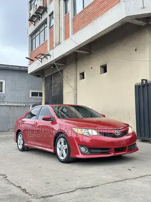 Toyota Camry SE 4dr Sedan (2.5L 4cyl 6A) 2013 Red