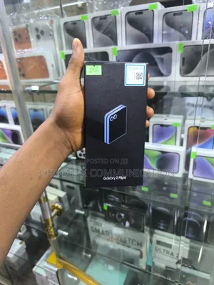 New Samsung Galaxy Z Flip7 256 GB Purple