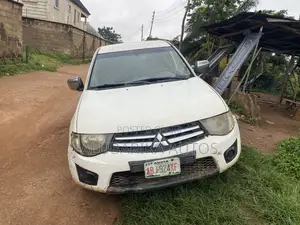 Mitsubishi L200 2006 White