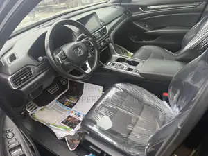 Honda Accord Sport (2.0L 4cyl Turbo 6M) 2019 Black