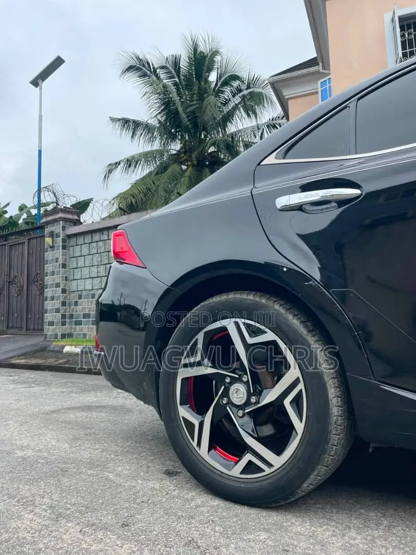 Lexus IS 2015 Black