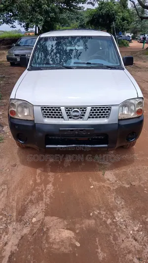 Nissan NP300 2007 White