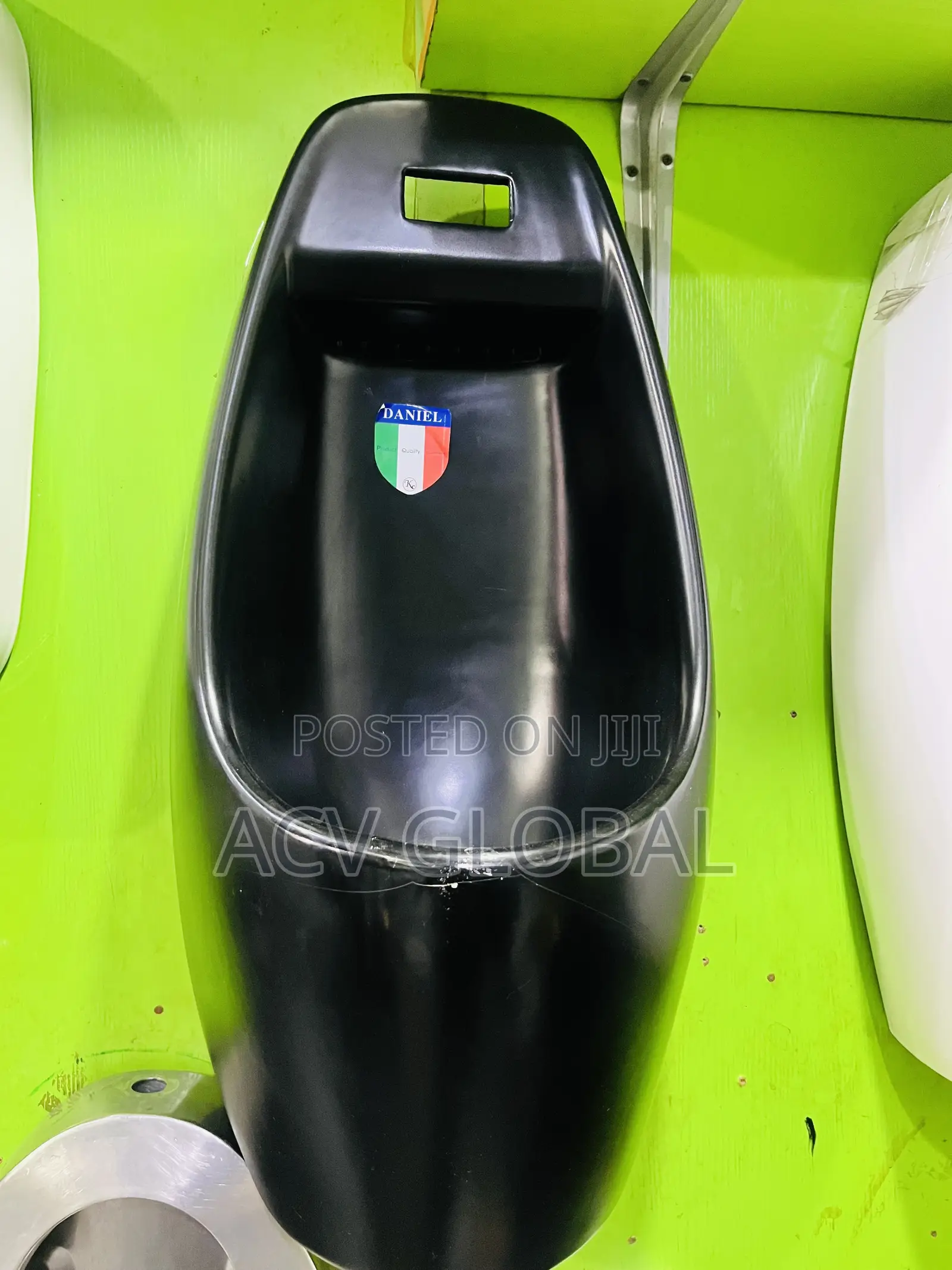 Automatic Black Urinal