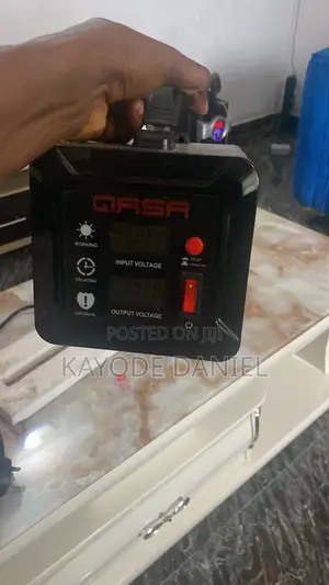 Neatly Used Qasa 2KVA Stabilizer. It’s in a Perfect Condition