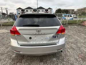 Toyota Venza 2011 Silver