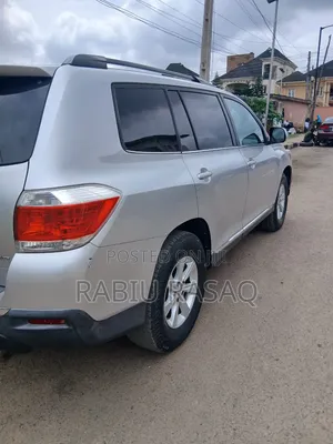 Toyota Highlander 2012 Silver