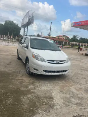Toyota Sienna XLE Limited 2007 White