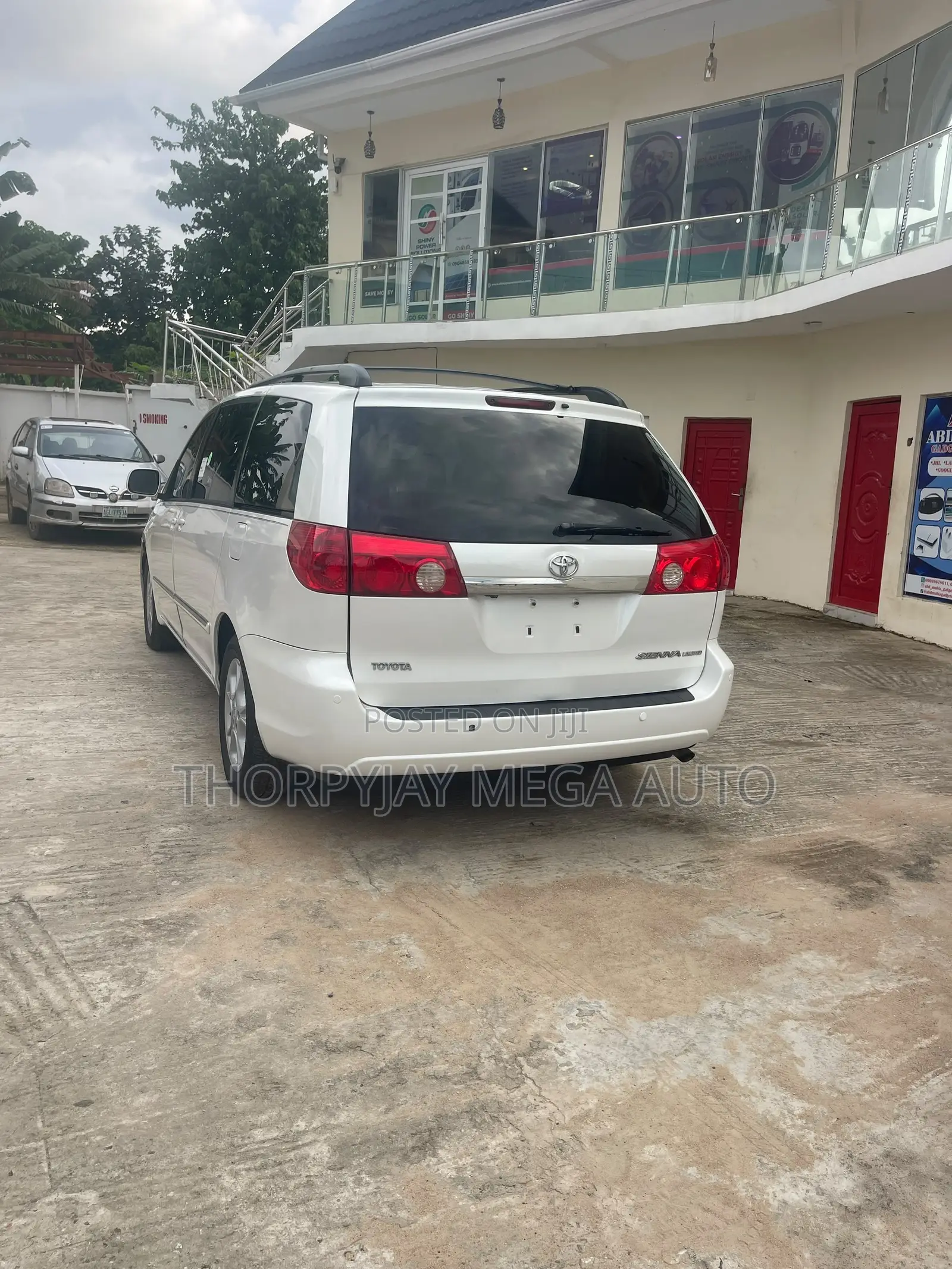 Toyota Sienna XLE Limited 2007 White