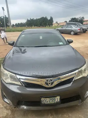 Toyota Camry SE 4dr Sedan (2.5L 4cyl 6A) 2013 Gray