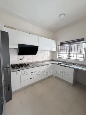 2bdrm Block of Flats in Parkview Estate for rent