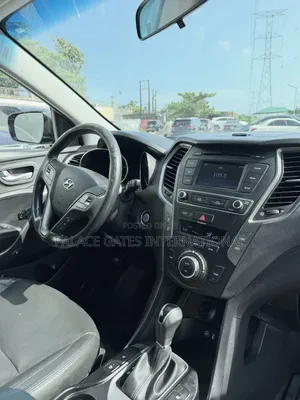 Hyundai Santa Fe SE AWD 2018 Black
