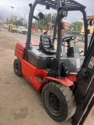 3 Tons Forklift Available for Sale