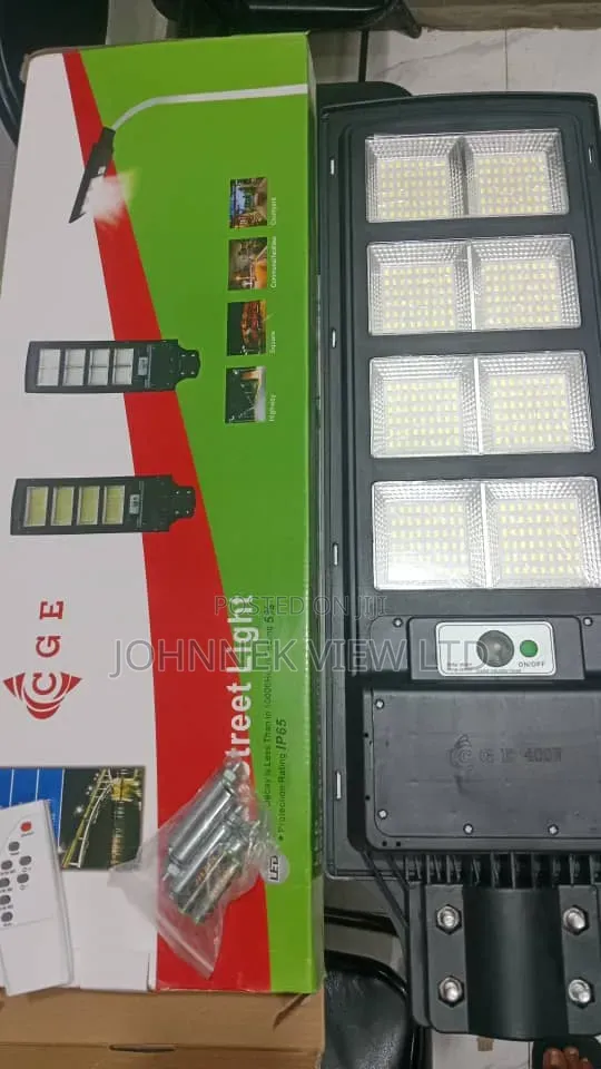 8eyes 400watts Solar Street Light