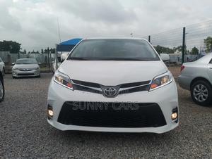 Toyota Sienna XLE 7 Passenger Auto Access Seat (3.5L 6cyl 6A) 2016