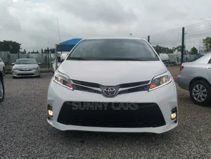 Toyota Sienna XLE 7 Passenger Auto Access Seat (3.5L 6cyl 6A) 2016