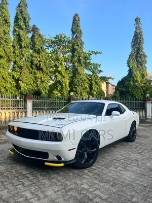 Dodge Challenger SRT Hellcat 2016 White