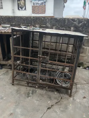 Strong Iron Cage for Dogs