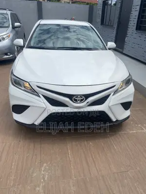 Toyota Camry XSE (2.5L 4cyl 8A) 2019 White