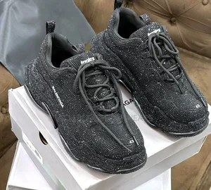 Luxury Balenciaga Sneak