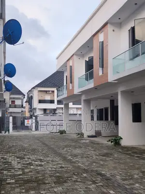 4bdrm Townhouse/Terrace in Chevyview Estate, Lekki for sale