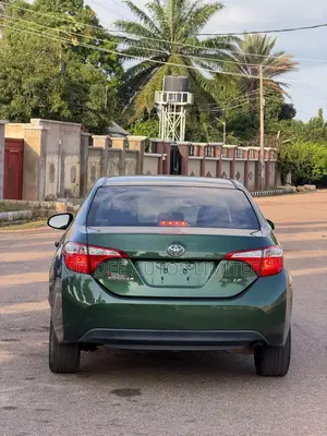 Toyota Corolla 2016 Green