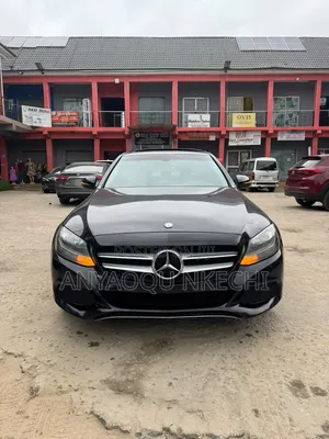 Mercedes-Benz C300 Luxury Sedan RWD (2.0L 4cyl 7A) 2016 Black
