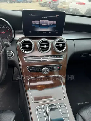 Mercedes-Benz C300 Luxury Sedan RWD (2.0L 4cyl 7A) 2016 Black