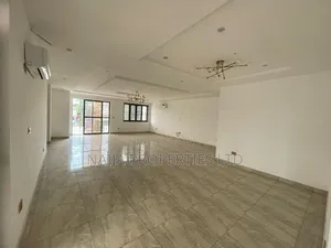 3bdrm Apartment in Ikoyi S.W for rent