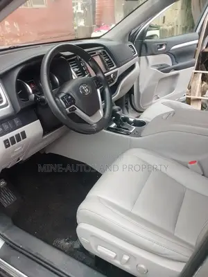 Toyota Highlander Limited Platinum 4x2 V6 (3.5L 6cyl 8A) 2018 Silver